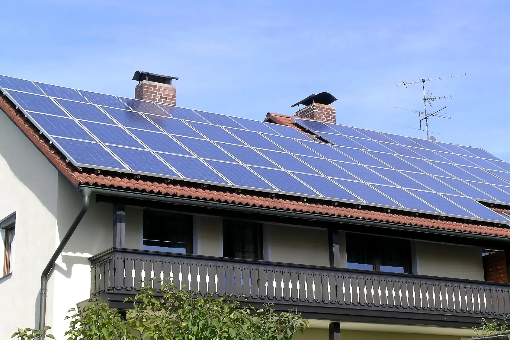 home-rooftop-photovoltaic-2